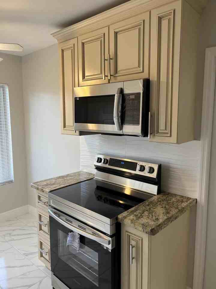 14704 Wildflower Ln - Photo 3 of 47