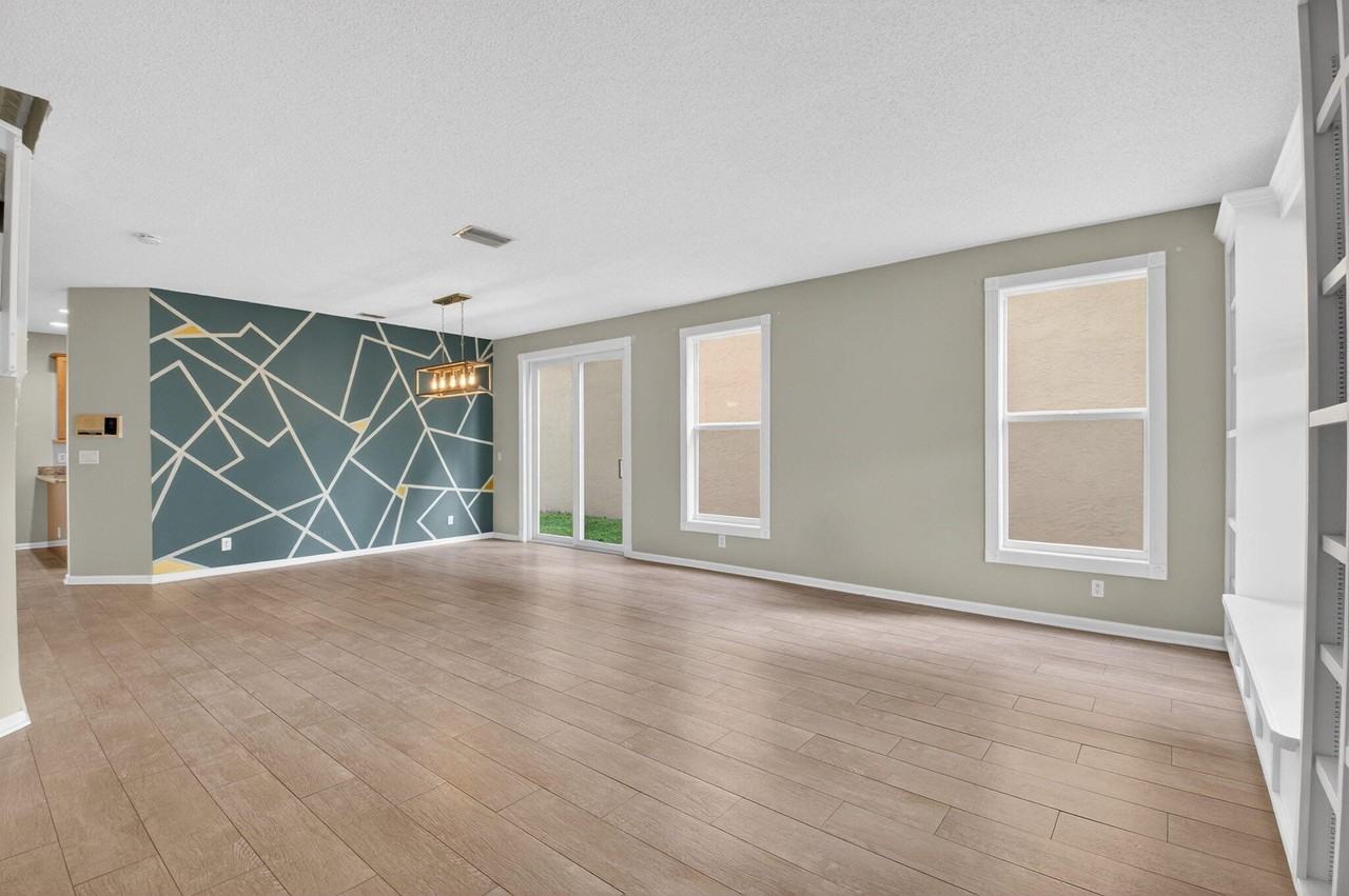 18196 Clear Brook Circle Circle - Photo 7 of 50