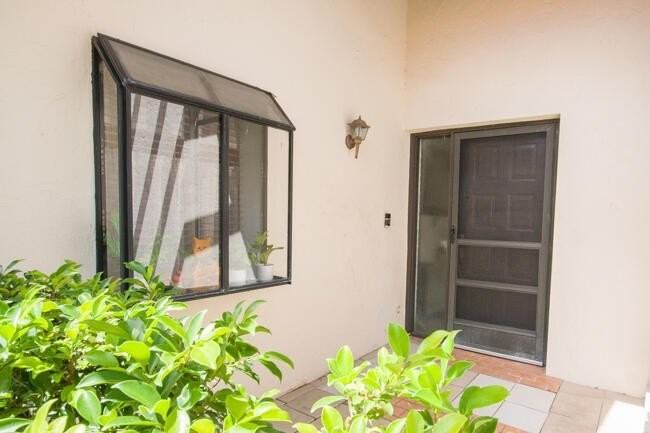 4907 Boxwood Cir - Photo 4 of 21