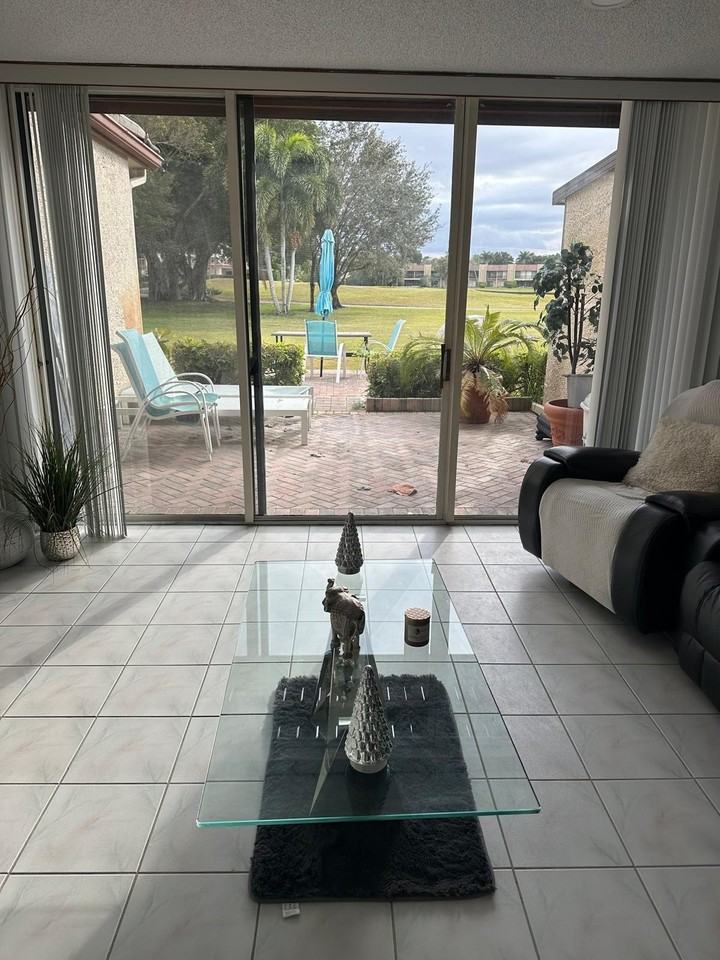 4557 Luxemburg Ct - Photo 4 of 18