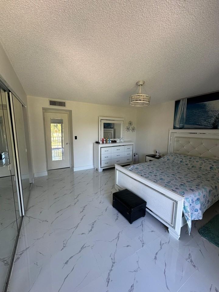 4557 Luxemburg Ct - Photo 5 of 35