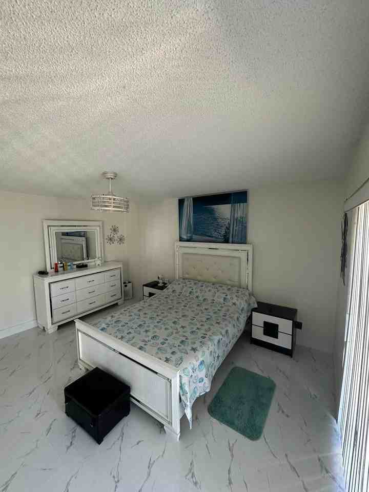 4557 Luxemburg Ct - Photo 6 of 35