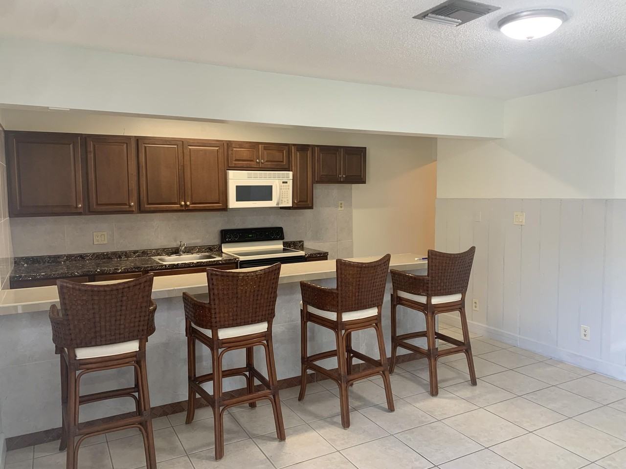 5098 Conklin Dr - Photo 2 of 9