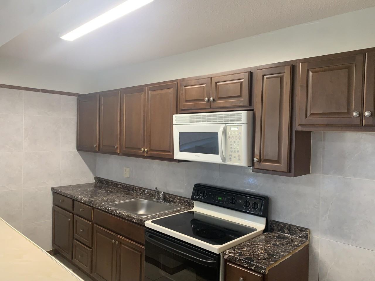 5098 Conklin Dr - Photo 3 of 9