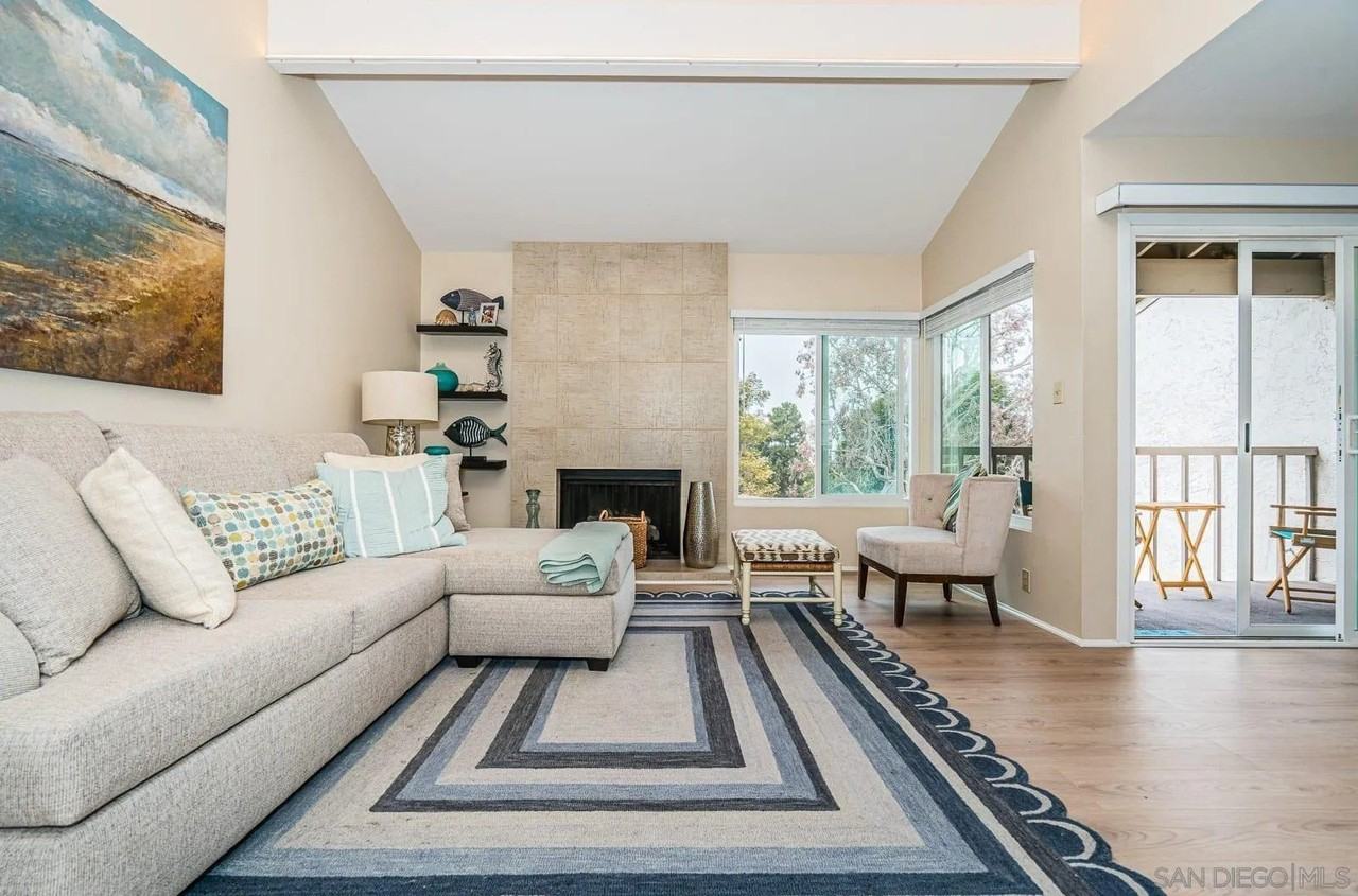 901 Caminito Madrigal Unit E #E - Photo 3 of 28