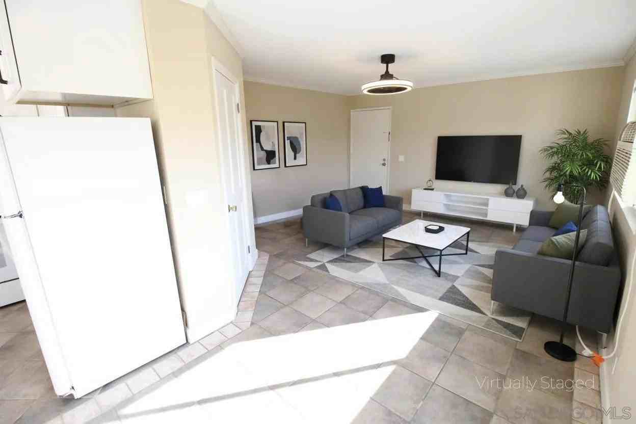 11183 Kelowna Rd Apt 36 #36 - Photo 3 of 19