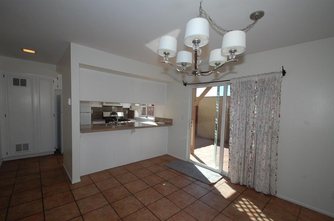 1020 Bailard Ave Apt F #F - Photo 5 of 17