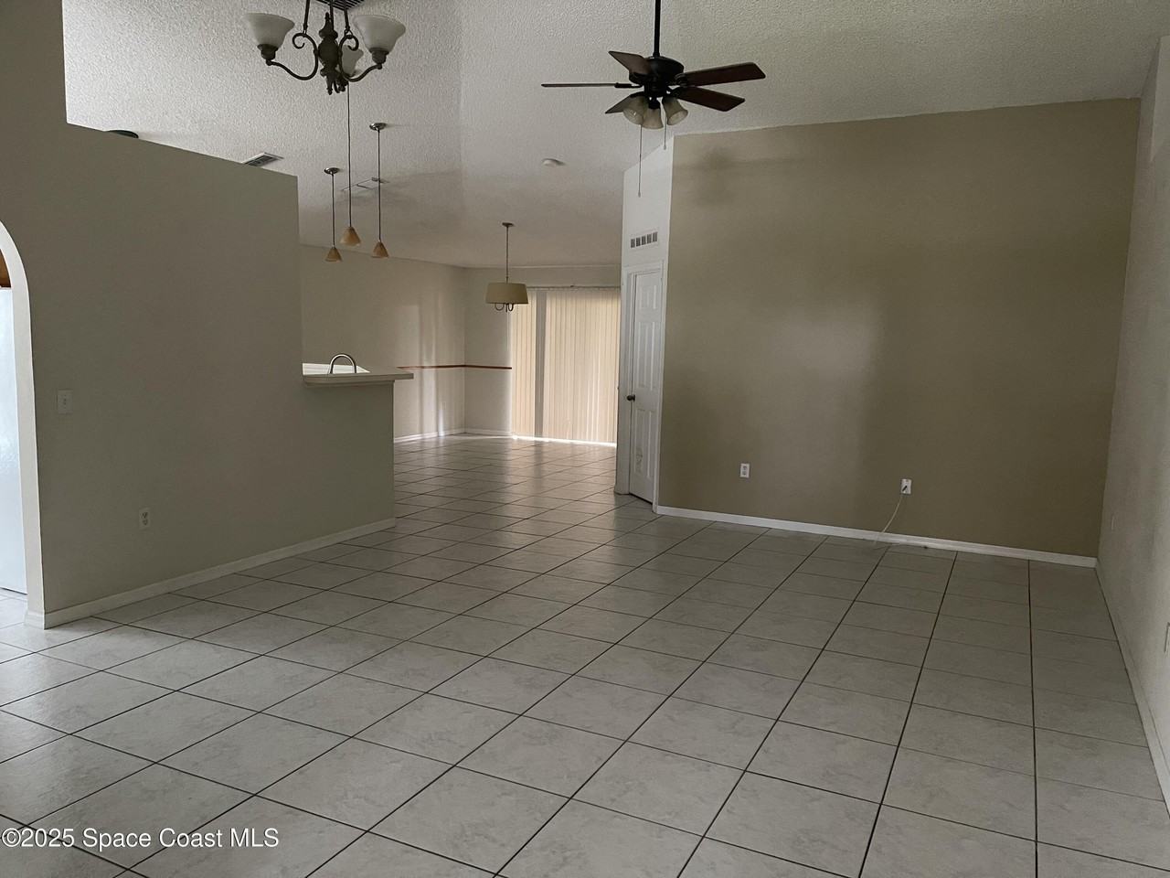 1642 Sawgrass Dr Sw - Photo 4 of 10