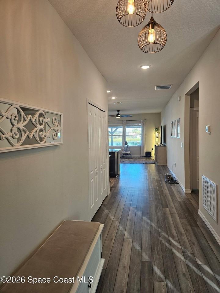 4793 Shannock Ave - Photo 5 of 15