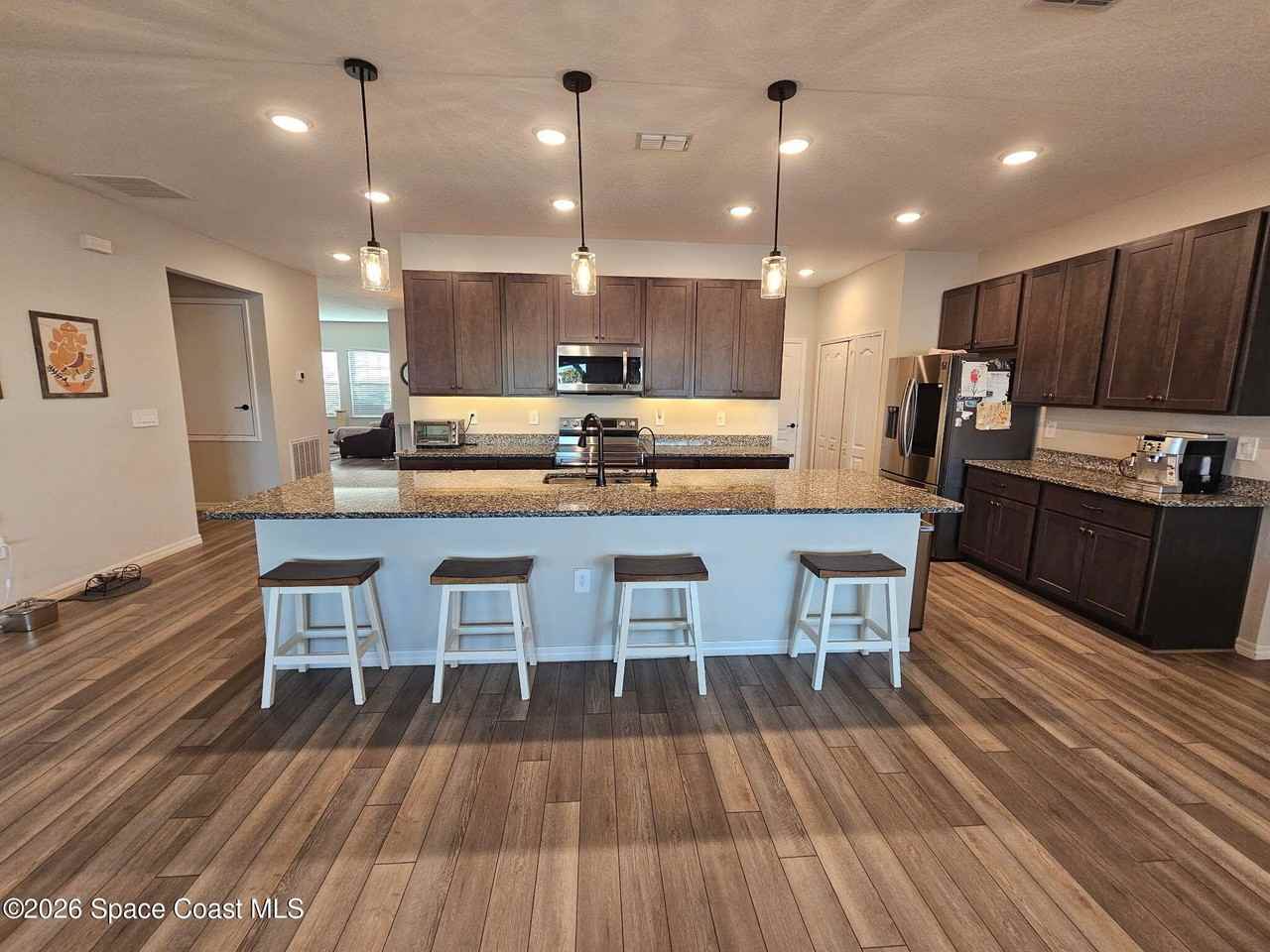 4793 Shannock Ave - Photo 7 of 15