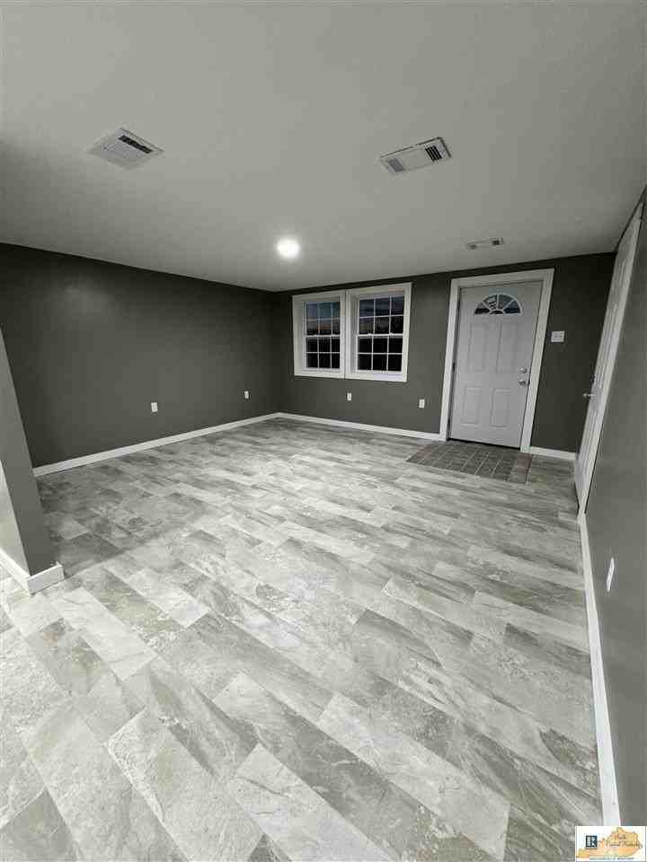 1086 Hedgepeth Rd - Photo 2 of 18