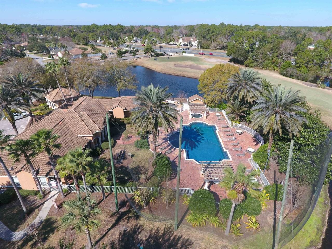 520 Florida Club Blvd #103 - Photo 5 of 44