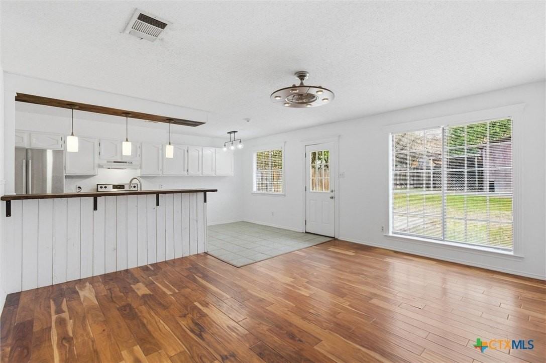 1917 Nevada St - Photo 4 of 17