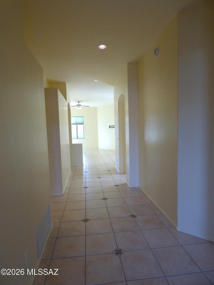 8450 N Sunny Rock Ridge Dr - Photo 3 of 34