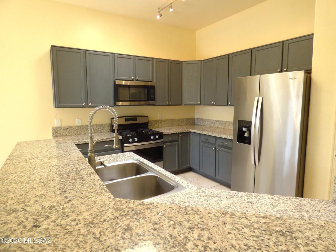 8450 N Sunny Rock Ridge Dr - Photo 5 of 34