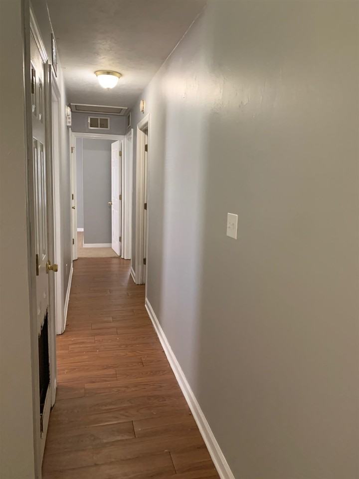 3402 N Ridge Rd - Photo 5 of 9