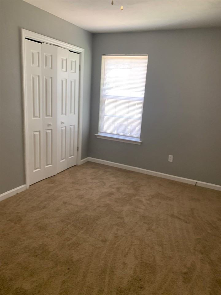 3402 N Ridge Rd - Photo 6 of 9