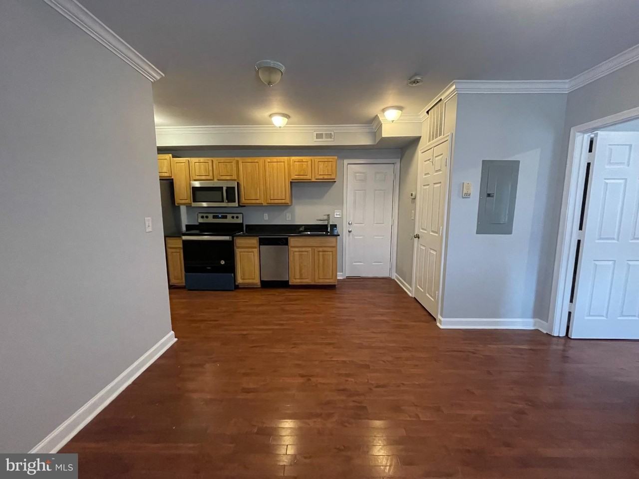 1700 Capitol Ave Ne Apt 4 #4 - Photo 2 of 6