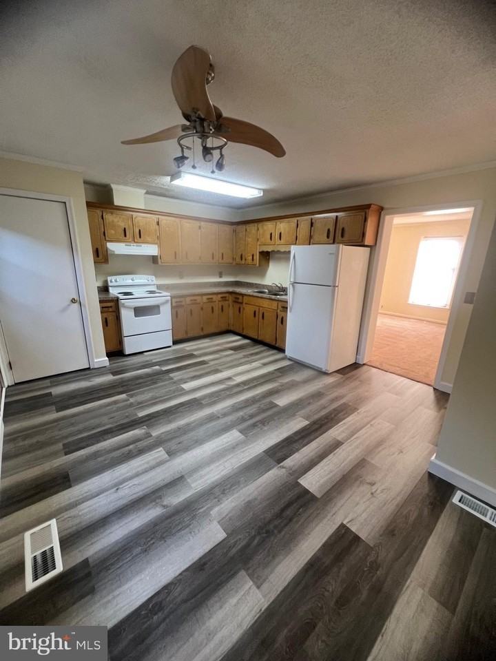 1219 Apple St - Photo 7 of 20