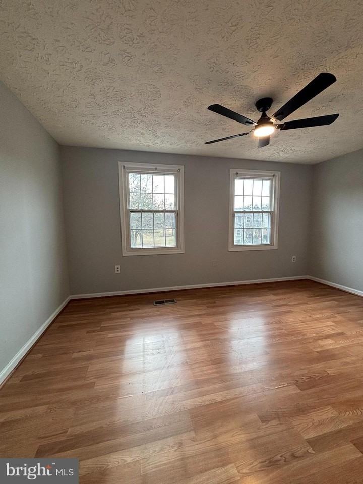 3631 Laurel View Ct - Photo 7 of 20