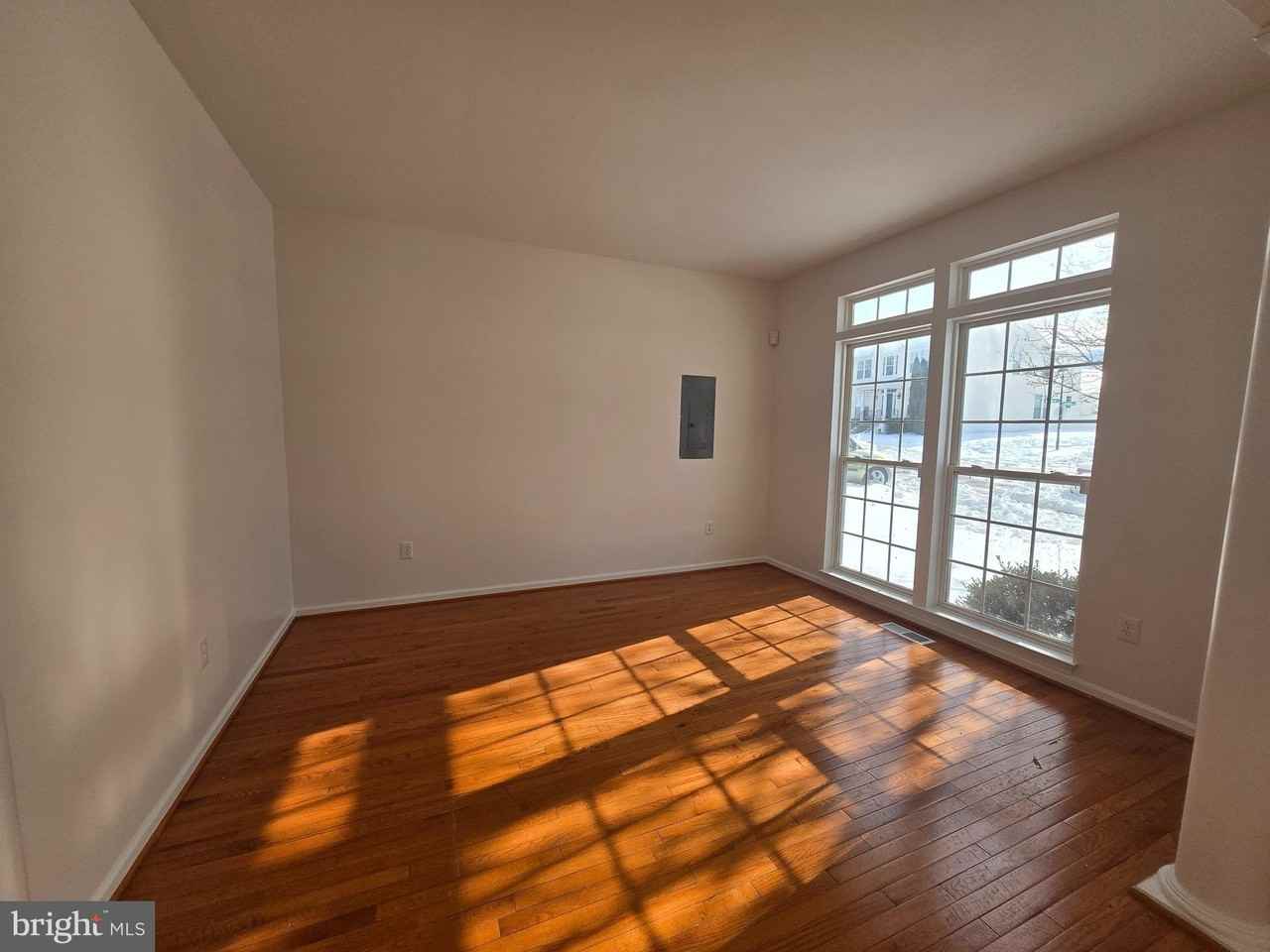 1702 Allerford Dr - Photo 5 of 24