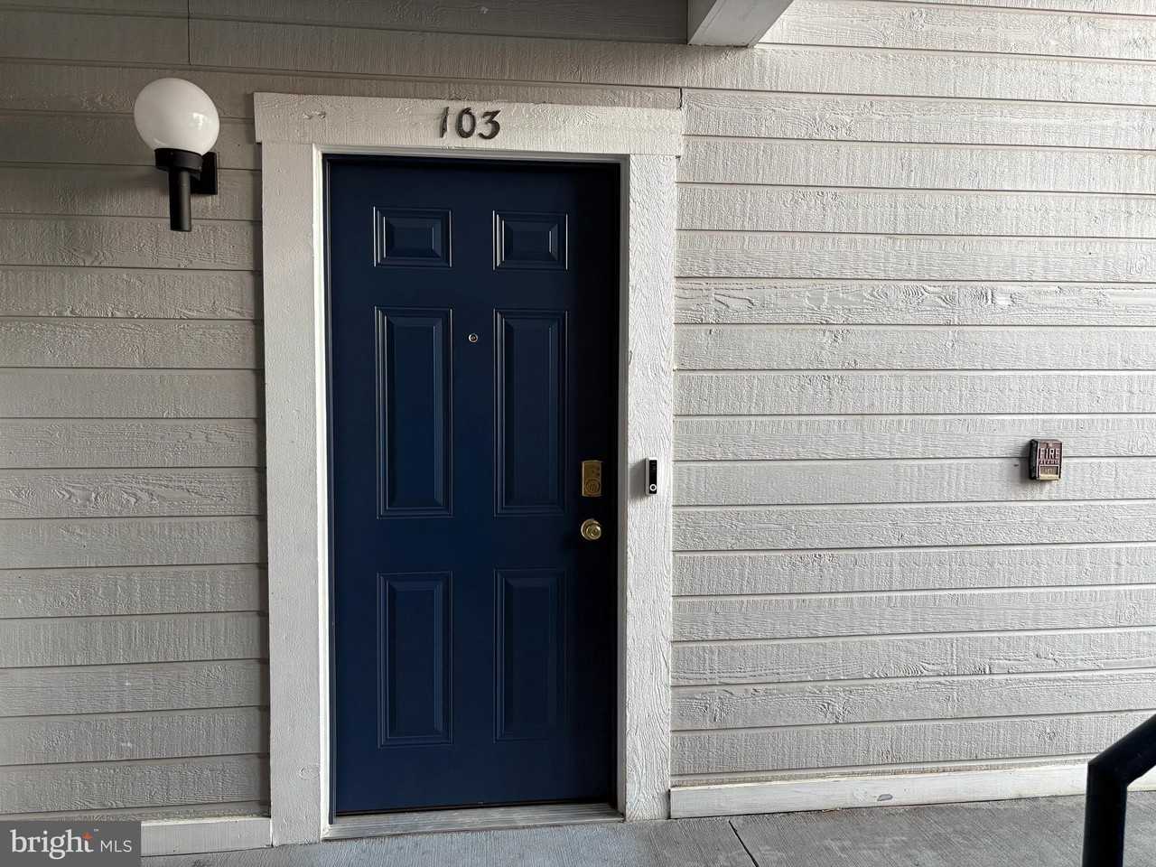 606 Moonglow Rd Apt 103 #103 - Photo 3 of 21