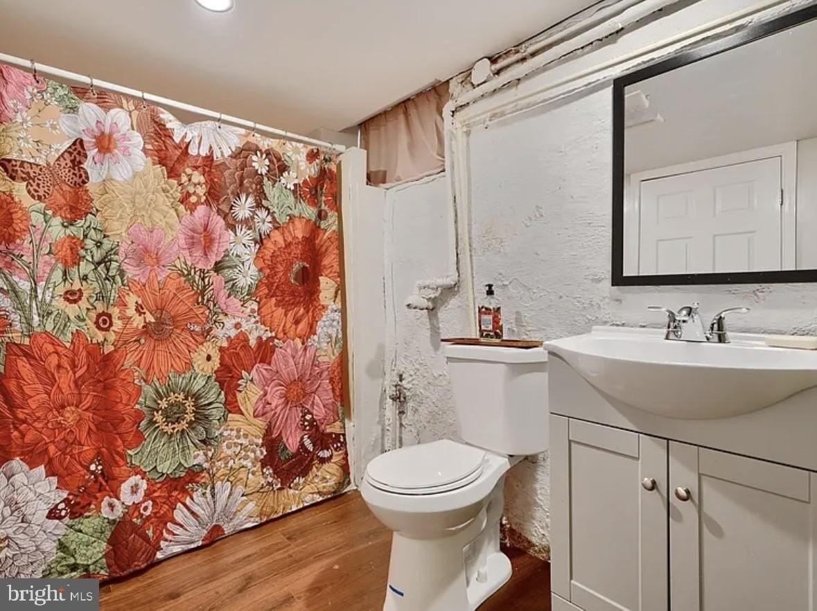 2242 E Fairmount Ave - Photo 5 of 8