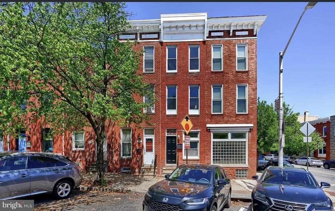 2242 E Fairmount Ave - Photo 7 of 8