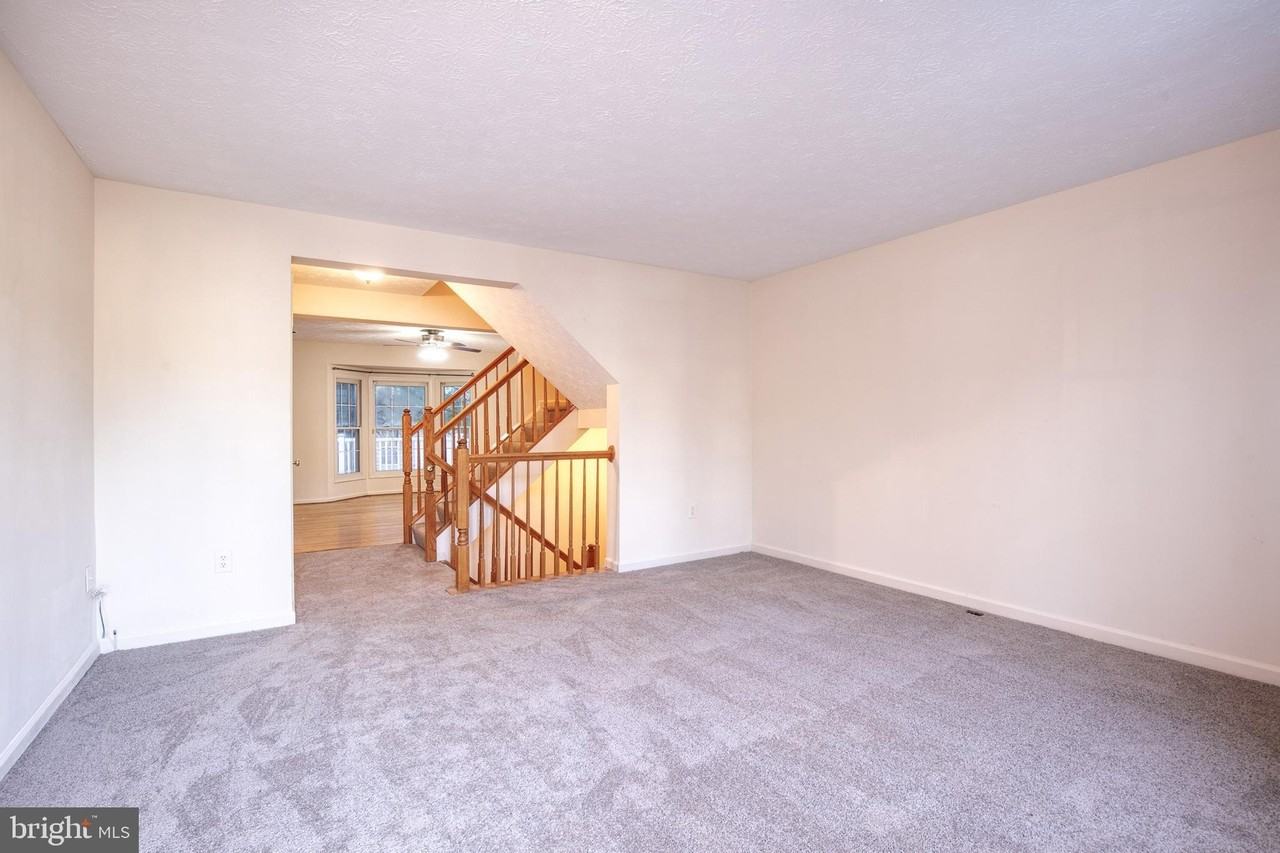 5 Weyanoke Ct - Photo 4 of 38