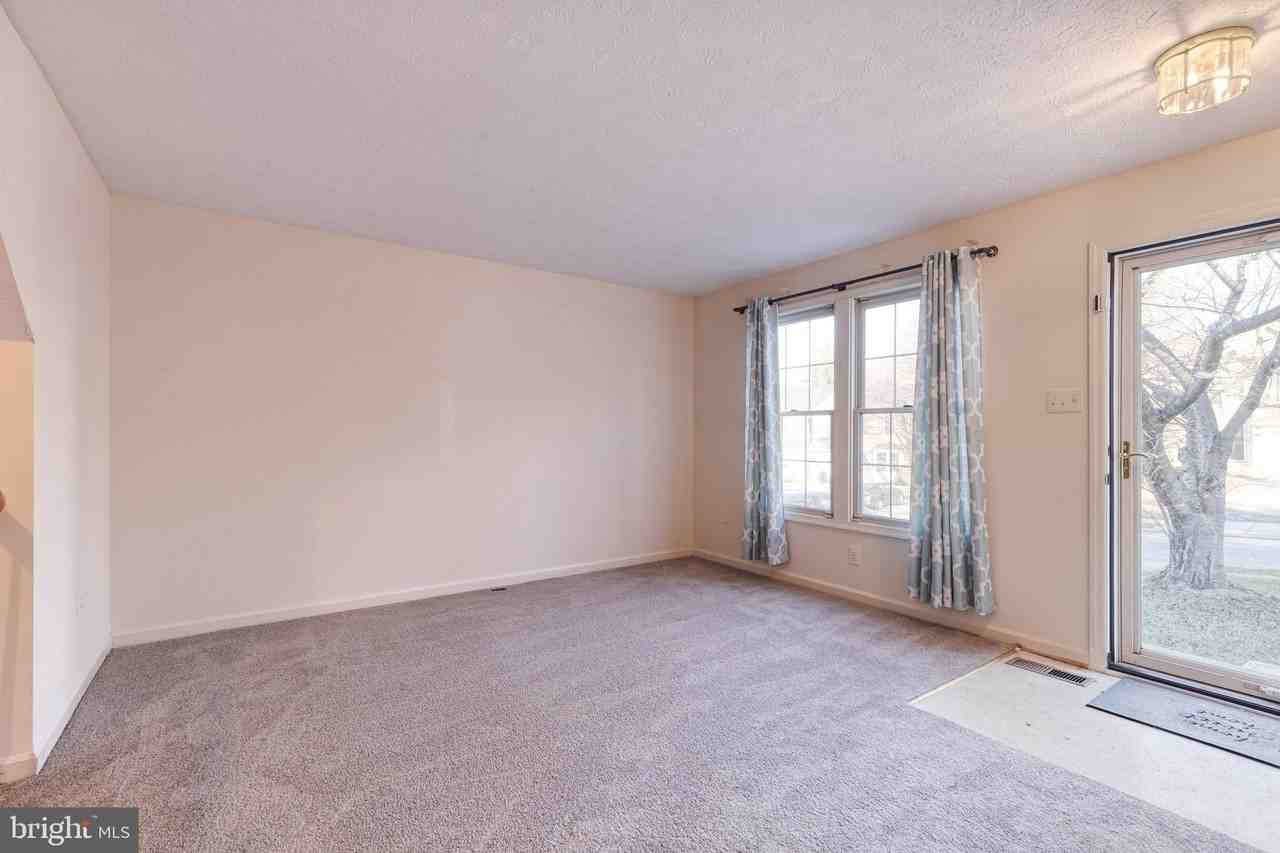 5 Weyanoke Ct - Photo 7 of 38