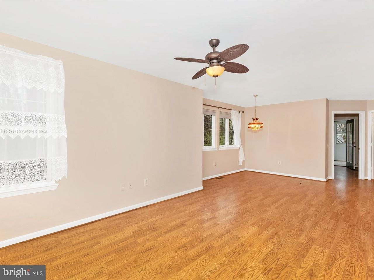 606 Merridale Blvd - Photo 5 of 50