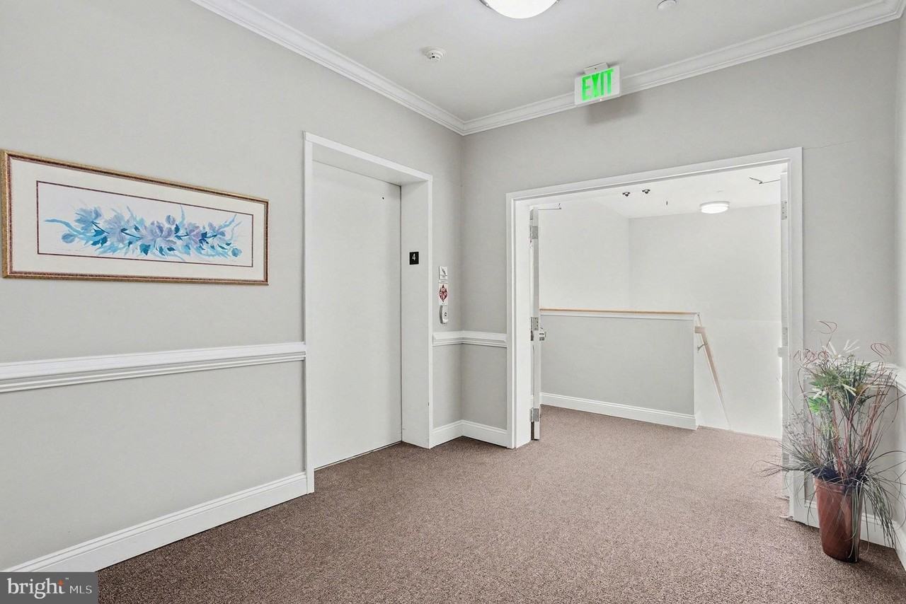 301 Tiree Ct Unit 402 #402 - Photo 3 of 25