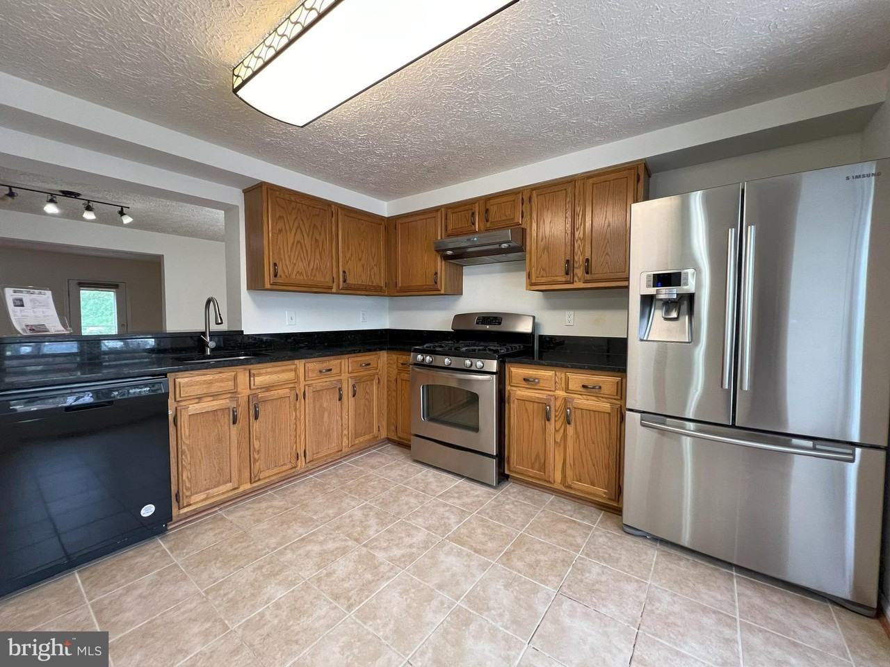 14027 Great Notch Ter - Photo 3 of 27