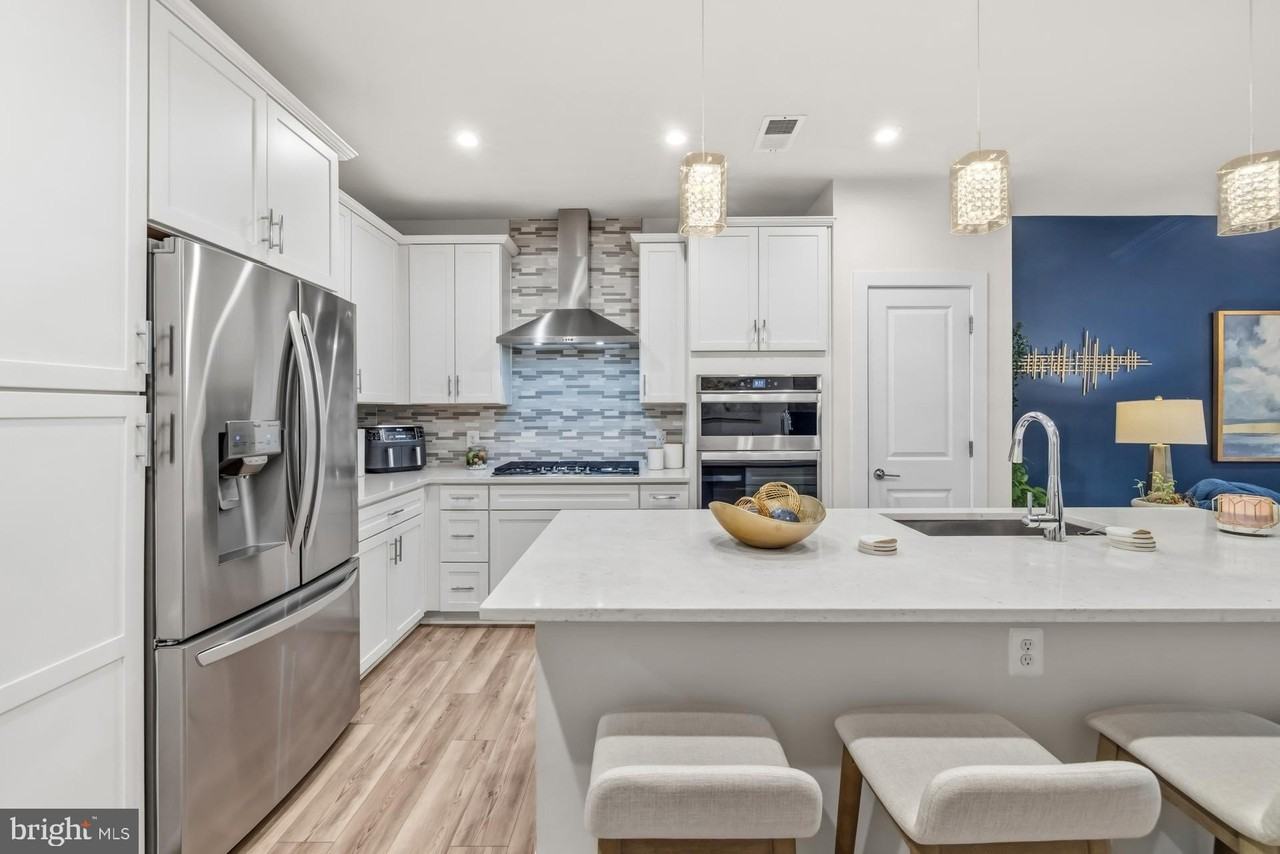 102 Saint Ives Pl Apt 404 #404 - Photo 6 of 32