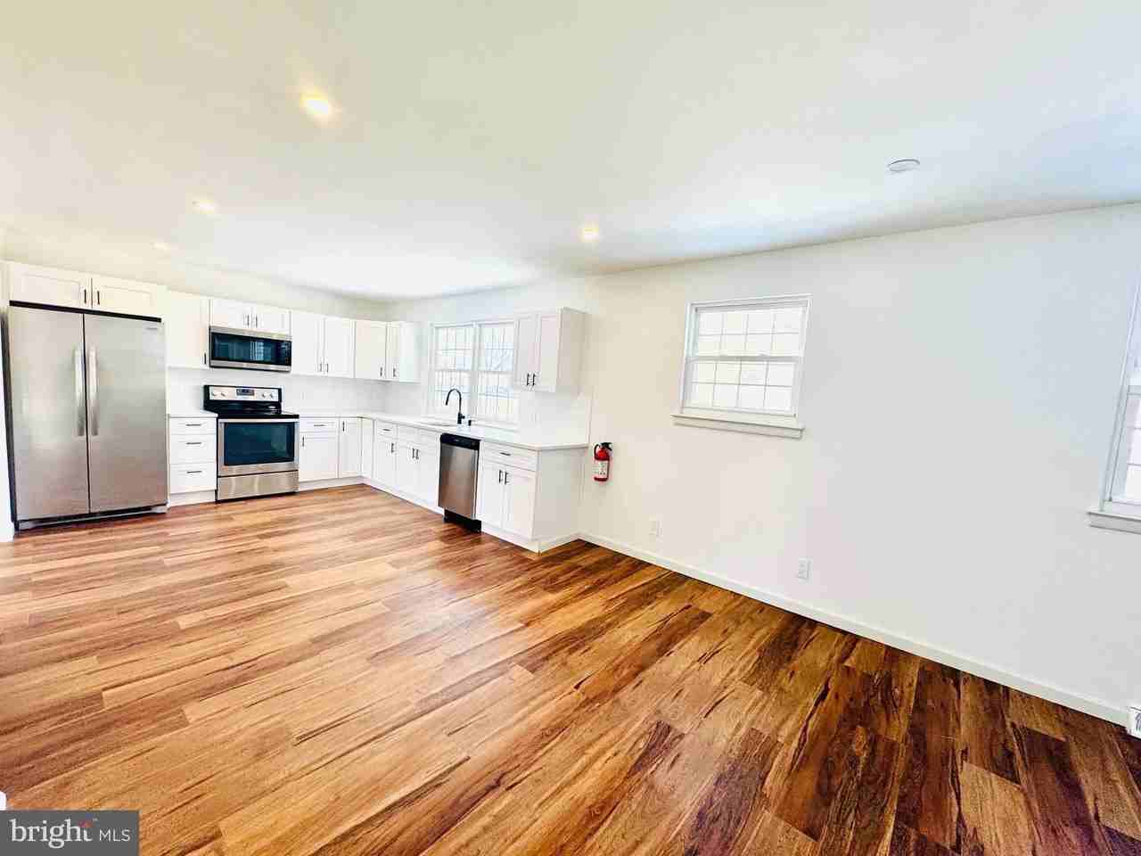 220 Somerdale Rd - Photo 5 of 18