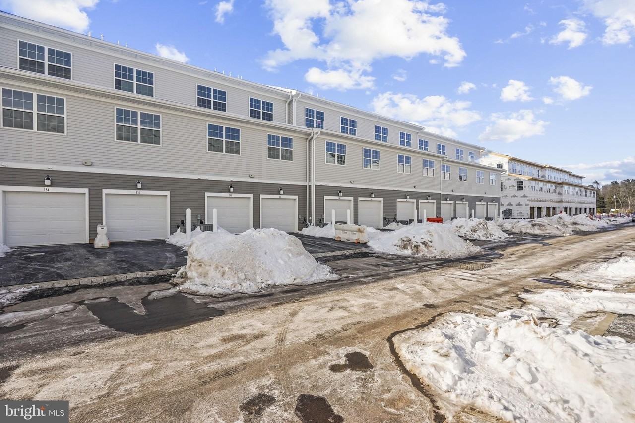 140 Leona Stewart Ln - Photo 2 of 16