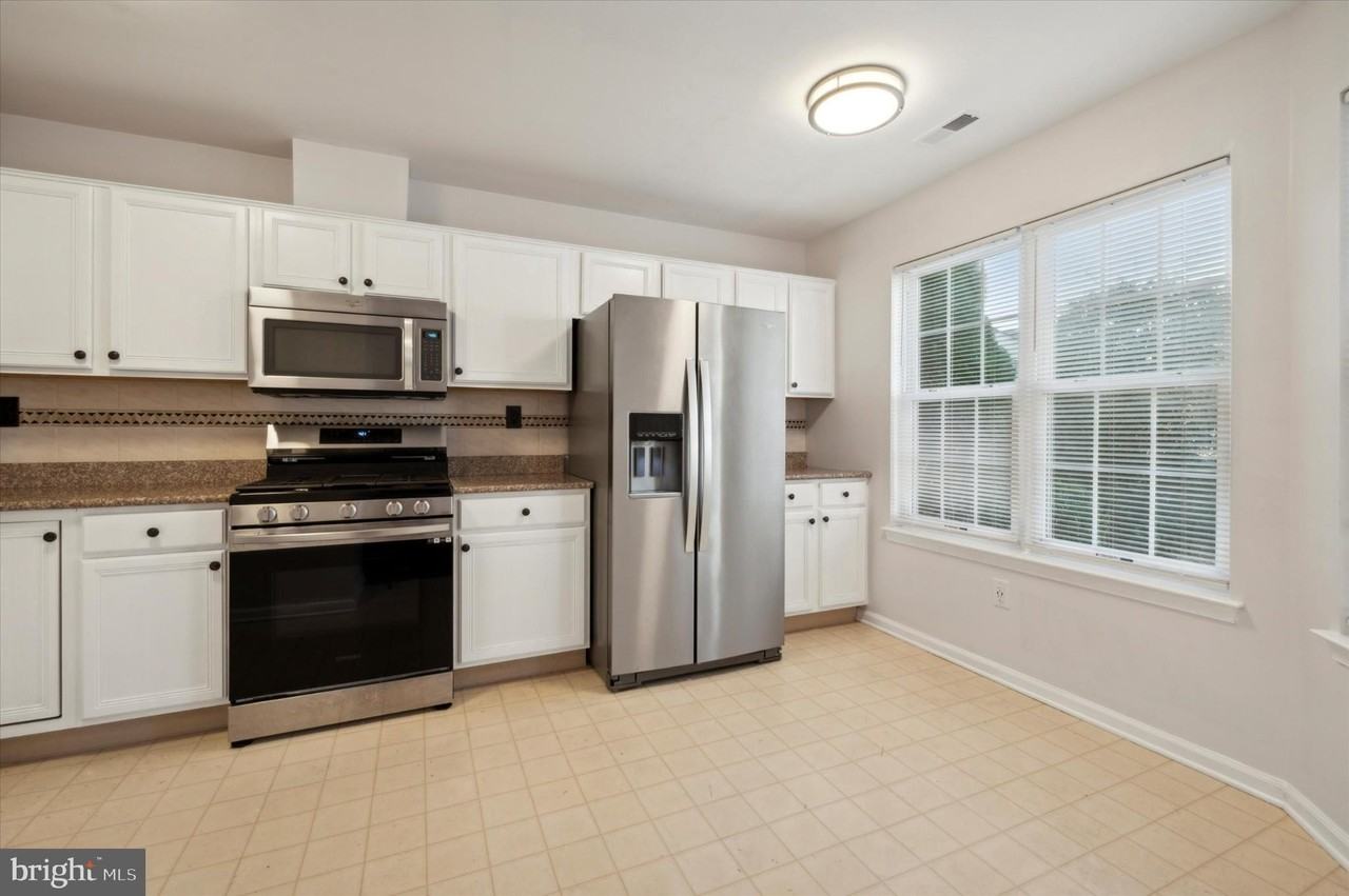 703 Evergreen Ct - Photo 6 of 24