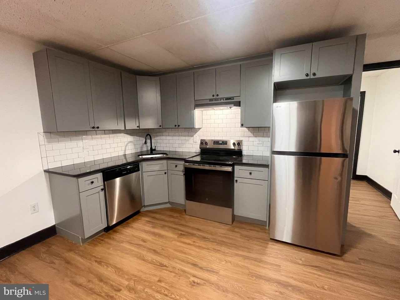 1912 S 17th St #201 - Photo 3 of 24