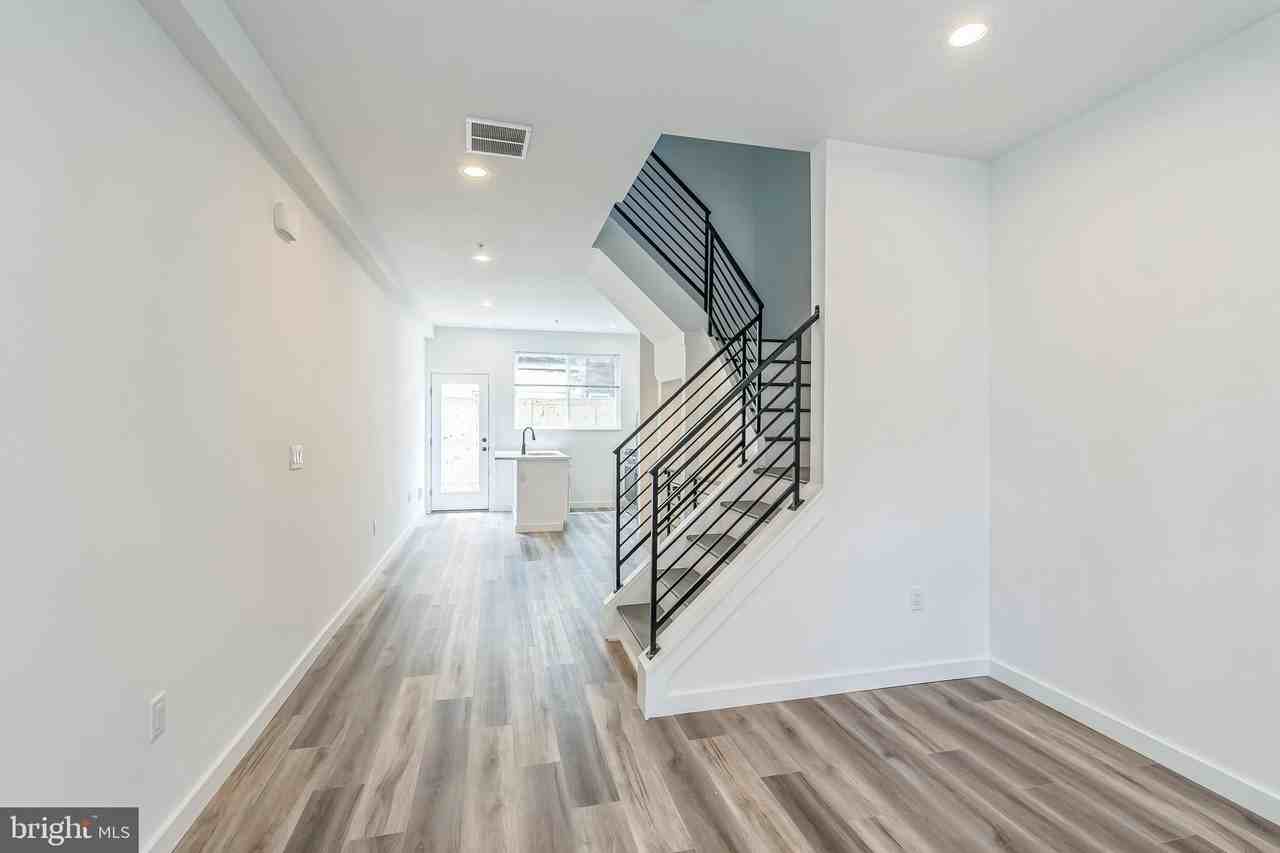 1526 W Seybert St - Photo 7 of 32