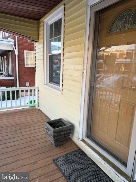 704 S Pershing Ave - Photo 2 of 11