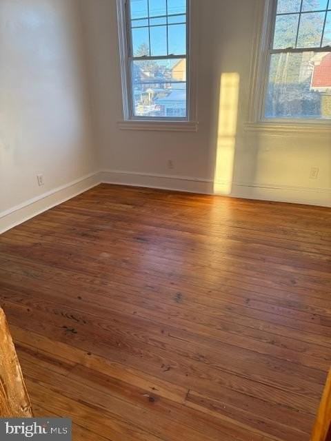 704 S Pershing Ave - Photo 7 of 11