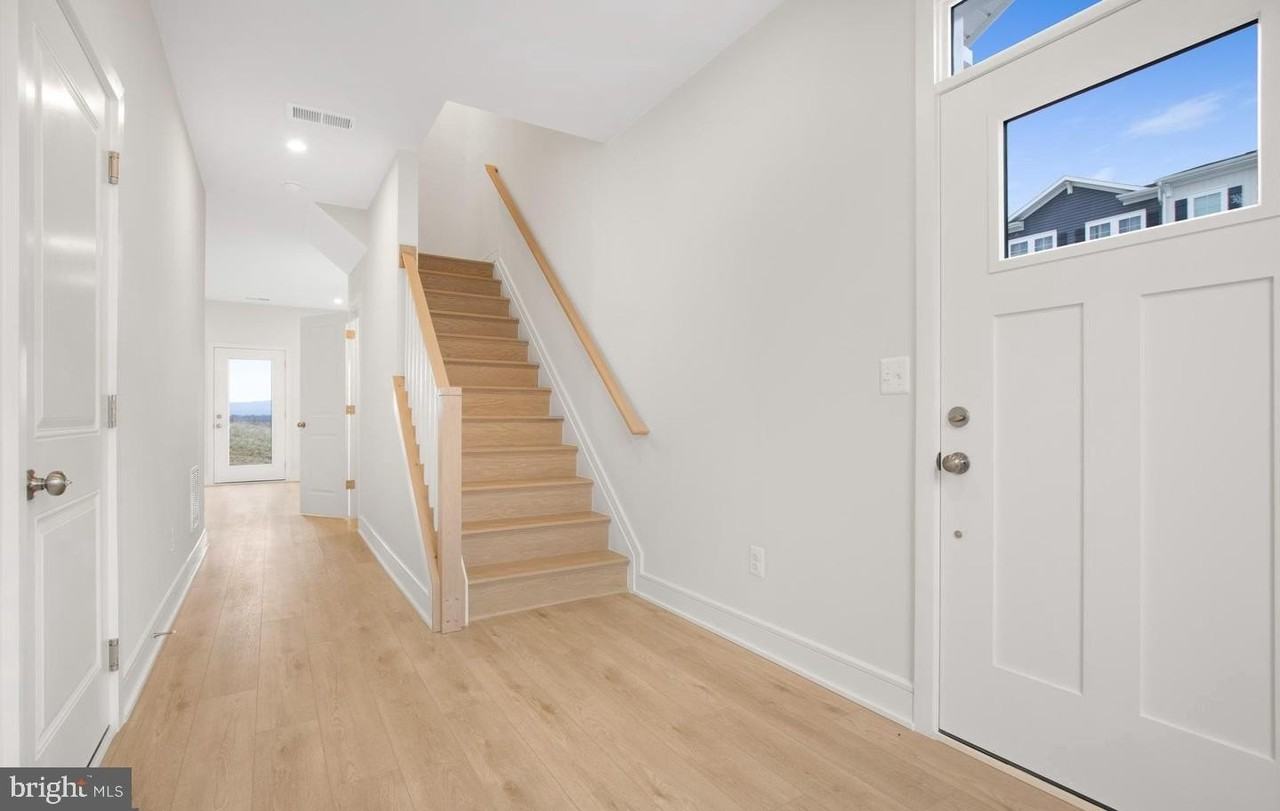 129 Checkerspot Way - Photo 2 of 17