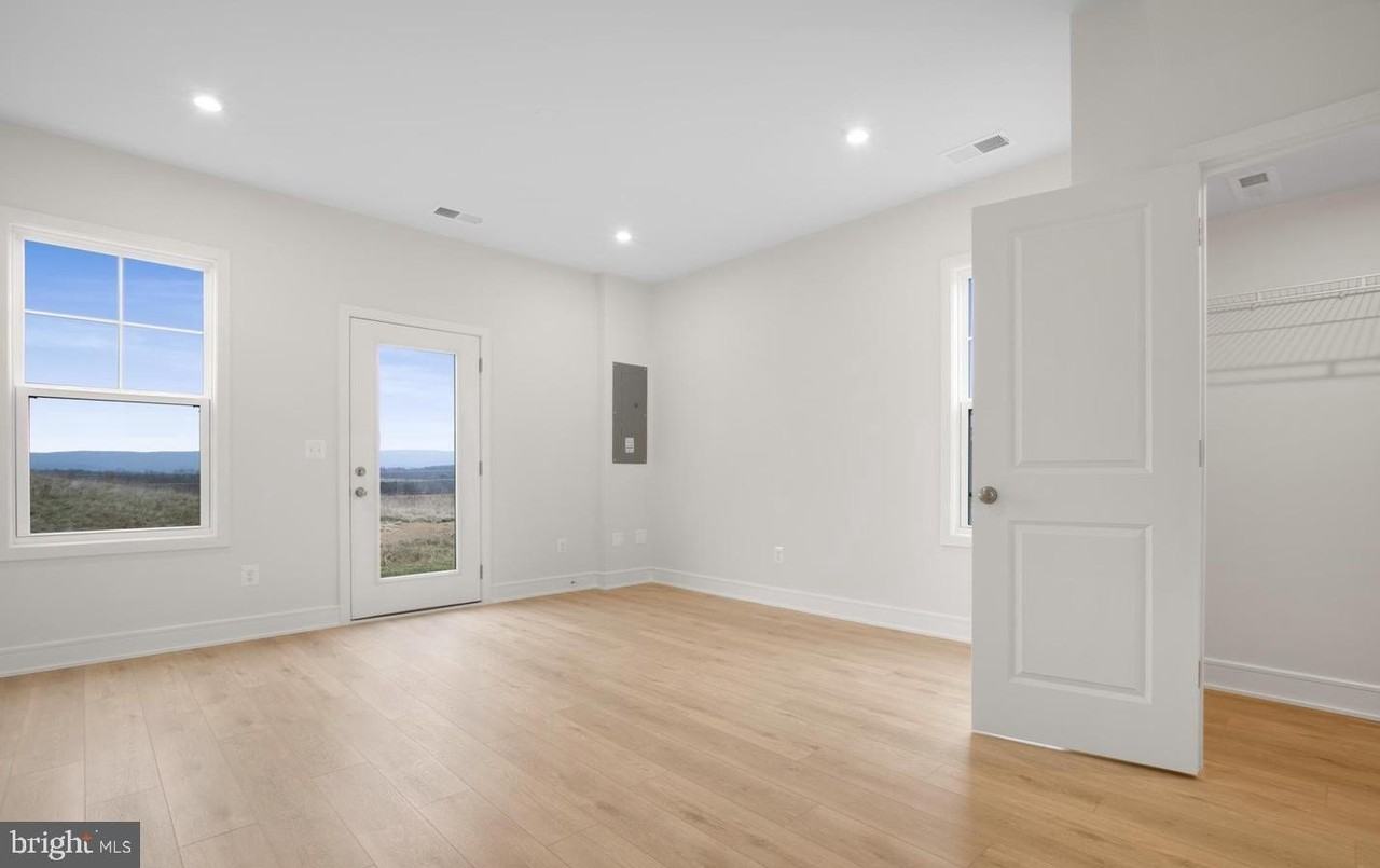 129 Checkerspot Way - Photo 3 of 17