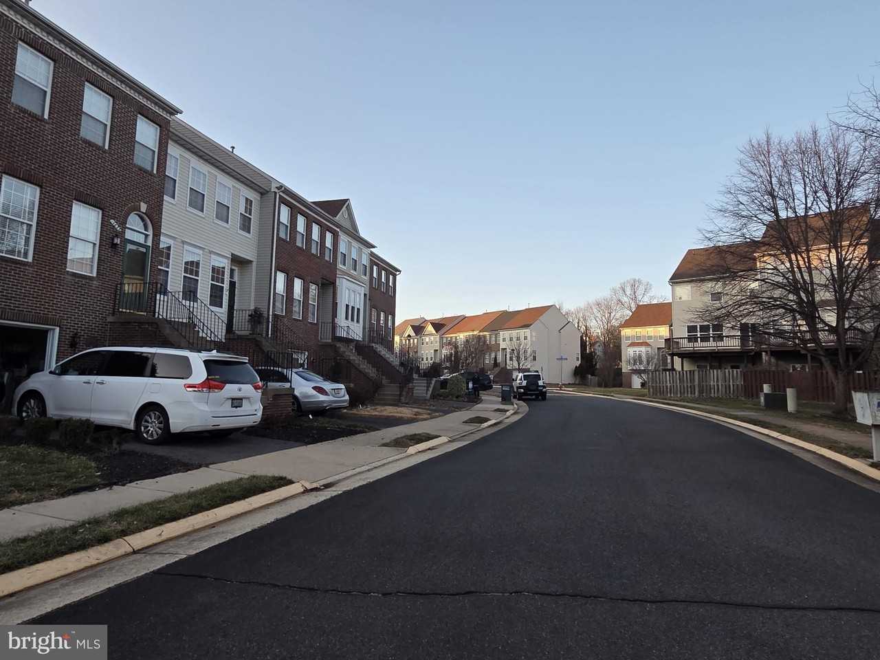 14641 Seasons Dr - Photo 2 of 16