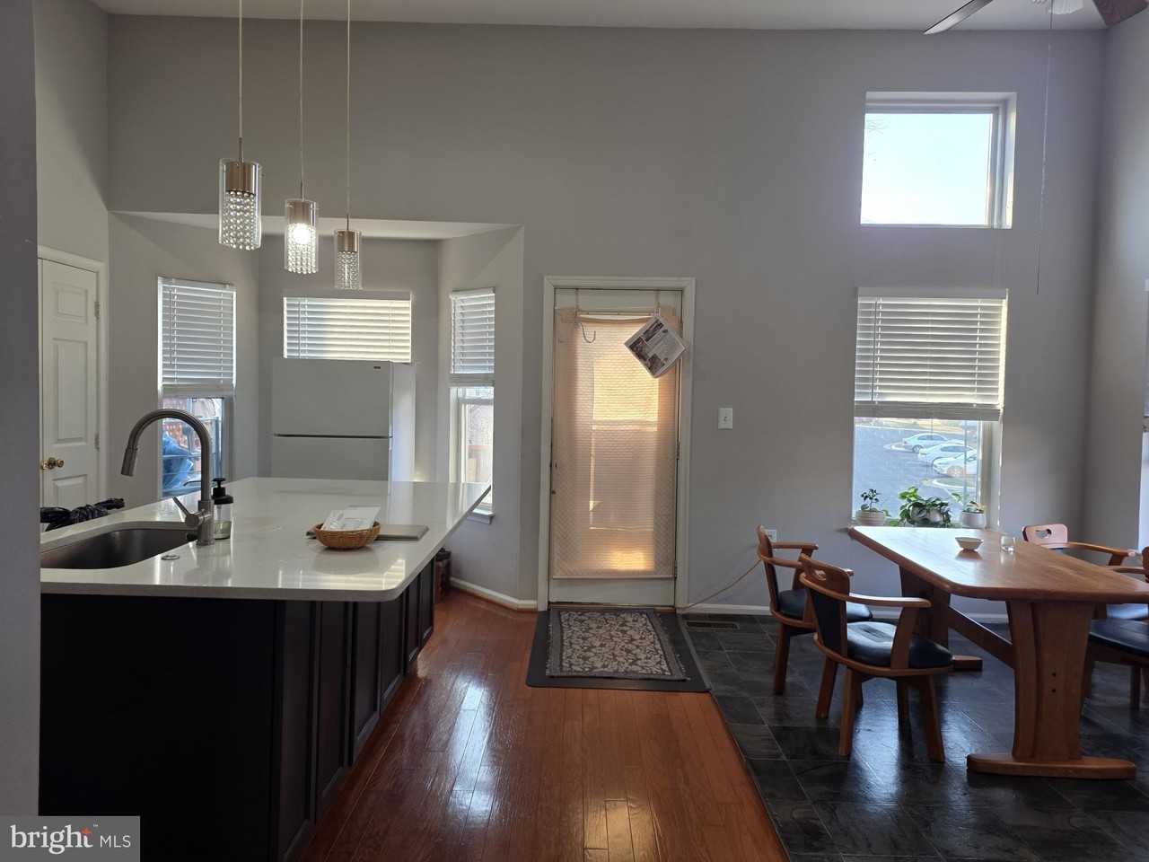 14641 Seasons Dr - Photo 5 of 16