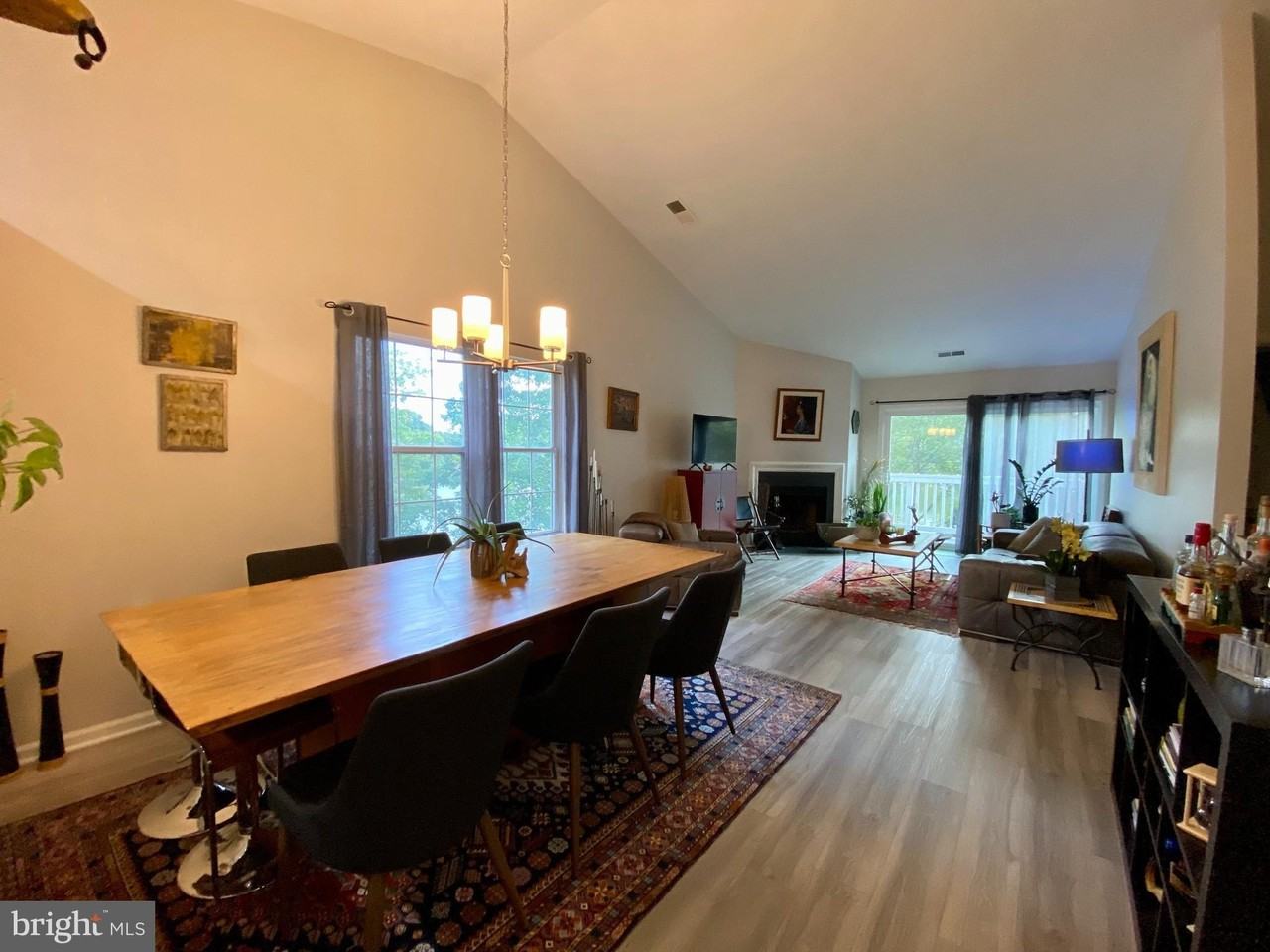 2970 Yarling Ct - Photo 4 of 24