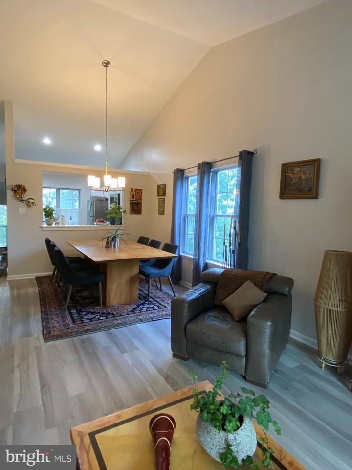 2970 Yarling Ct - Photo 5 of 24