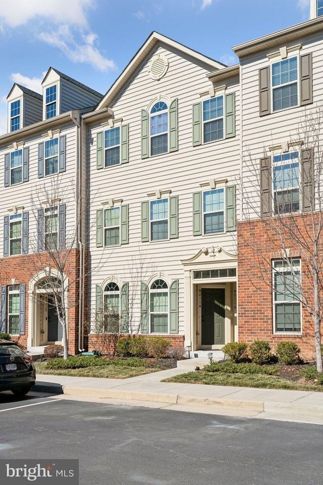 42116 Piebald Sq - Photo 2 of 34