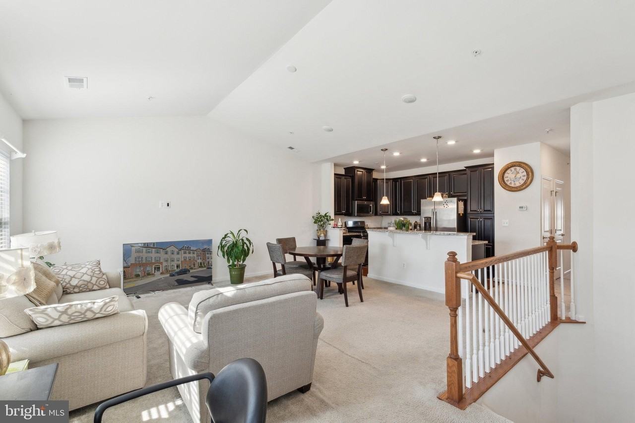 42116 Piebald Sq - Photo 5 of 34