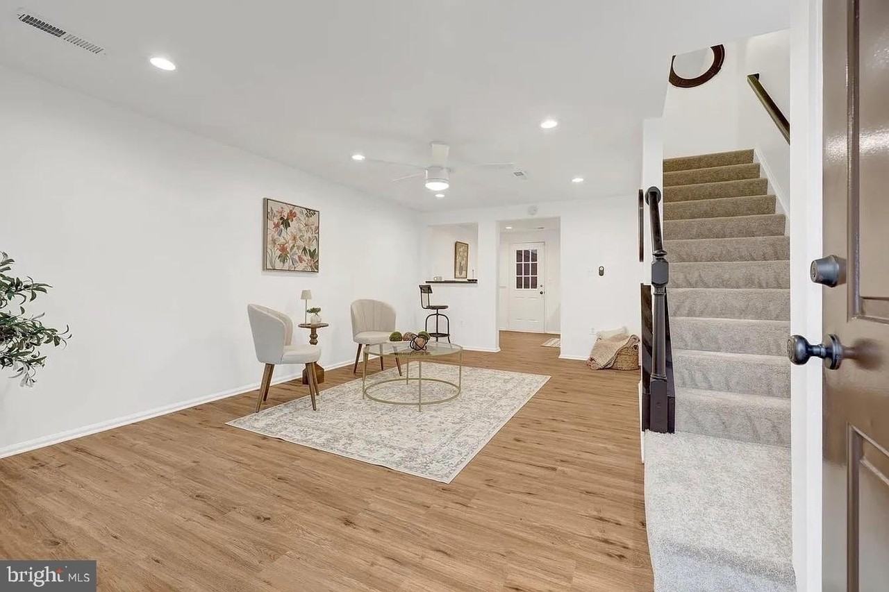 37 Alden Ct - Photo 4 of 36